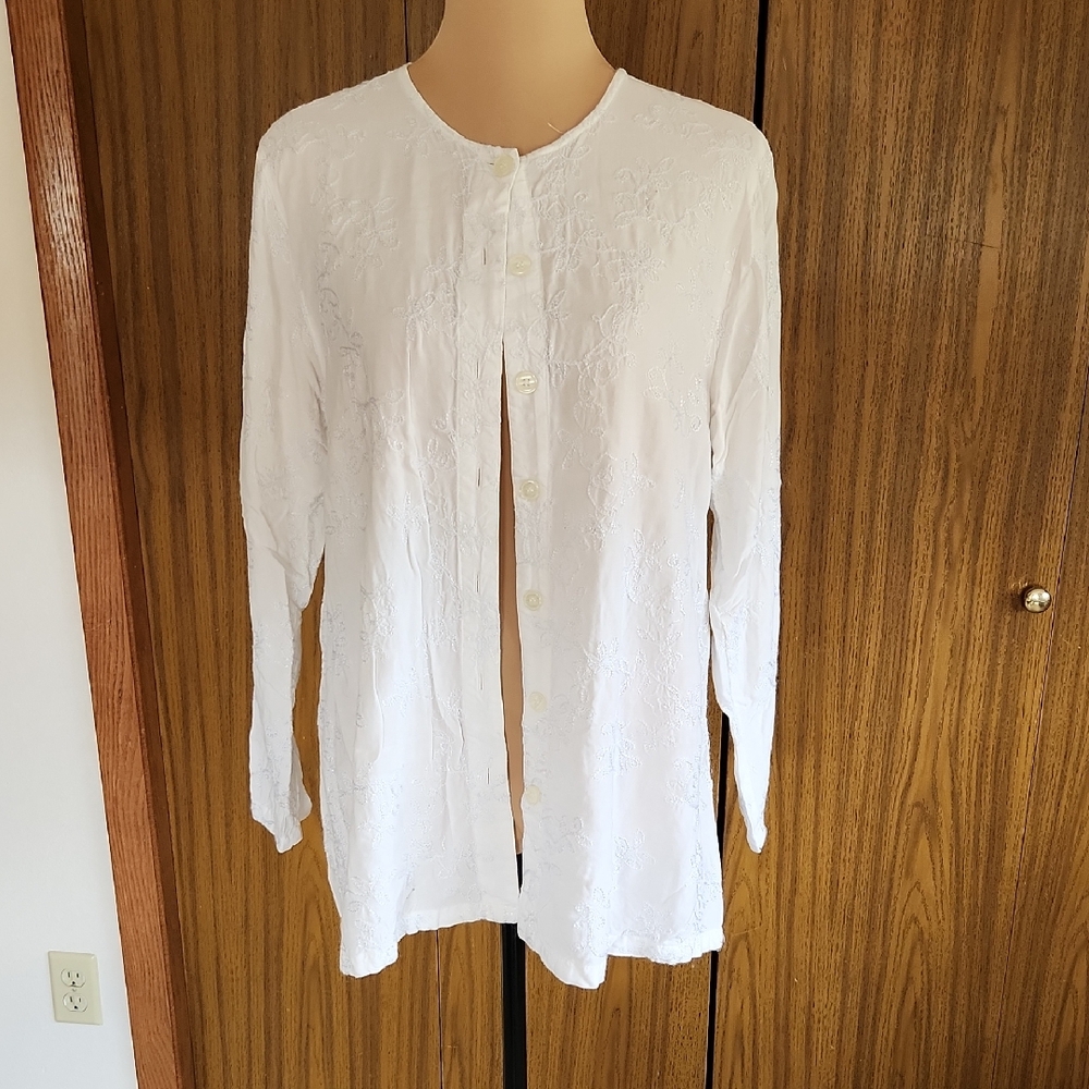 Newport News White Embroidered Top